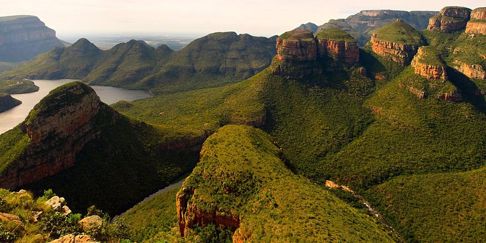 Blyde_River_Canyon_three_rondavels