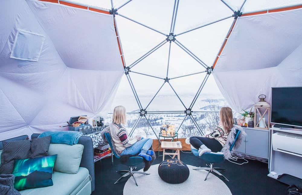 dormire in un arctic dome a narvik con vista sulla tundra